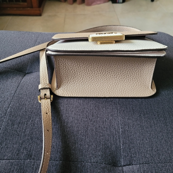 Sold - Picture 2 of 8